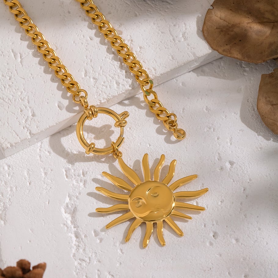 Collana con ciondolo color oro a forma di sole, 1 pezzo Immagine3