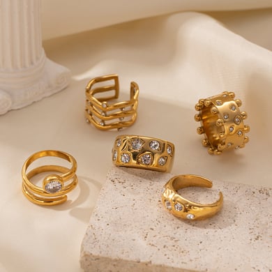Anillo llamativo de acero inoxidable en color dorado con forma de estrella de 1 pieza h5 Imagen2