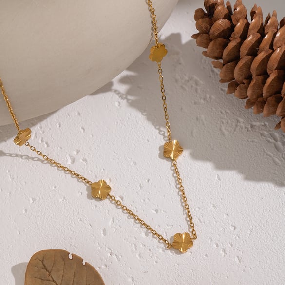 Collier avec pendentif en forme de fleur romantique en acier inoxydable couleur or, 1 pièce