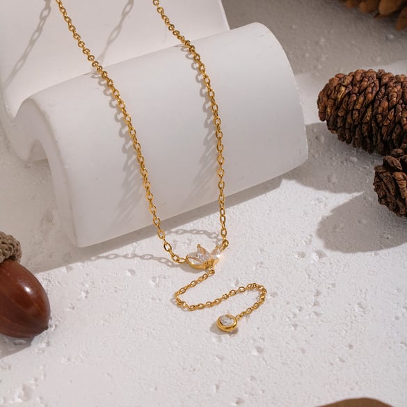 1 Stück Y-förmige Halskette mit Blumenanhänger aus Edelstahl in Goldfarbe mit Zirkonia 2