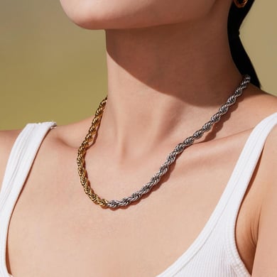 Collar de cadena de acero inoxidable para mujer, 1 pieza, con colores dorados y plateados combinados h5 Imagen4