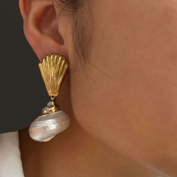 1 Pair Sea Shells Gold Color Drop Earrings