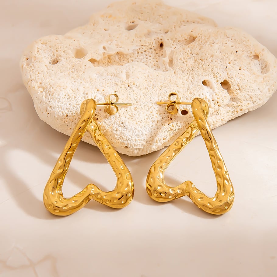 1 Pair Retro Heart Hammer Pattern Stainless Steel Gold Color Stud Earrings h5Picture3