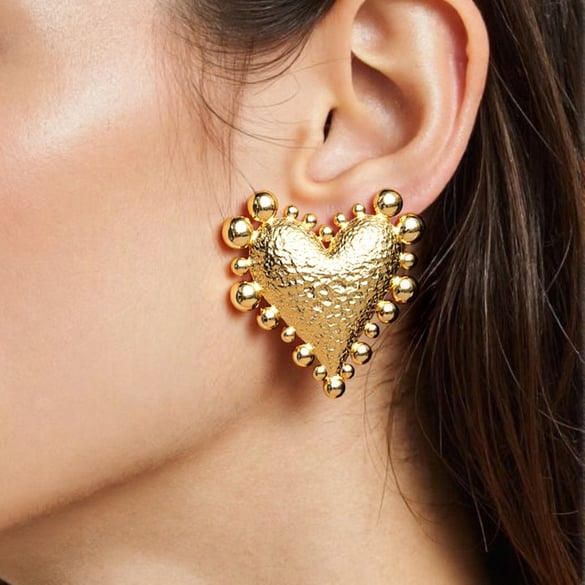 1 paio di orecchini a bottone color oro in acciaio inossidabile a forma di cuore punk 2
