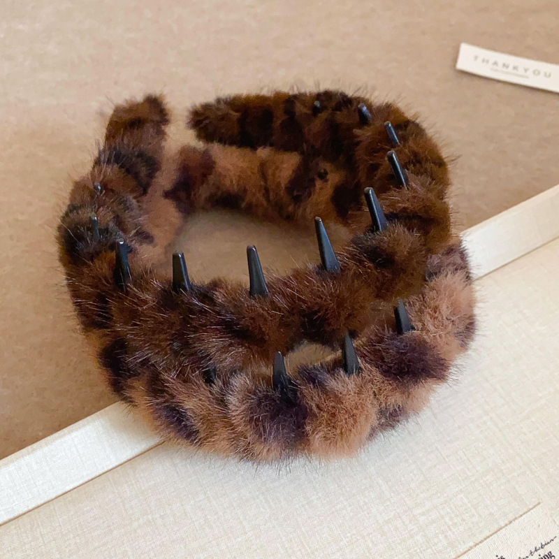 1 diadema vintage de felpa con estampado de leopardo h5Imagen3