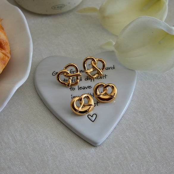 1 Pair Cute Pretzel Stainless Steel Gold Color Women's Stud Earrings 2