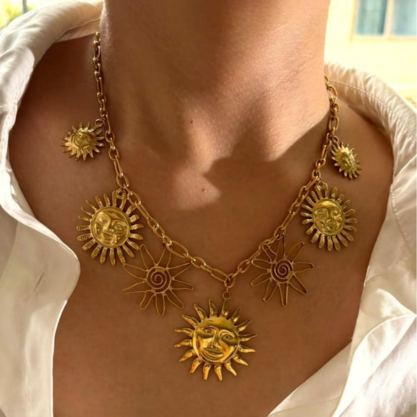 Collana con ciondolo color oro a forma di sole, 1 pezzo 2