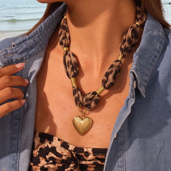 1 Piece Heart Leopard Print Stainless Steel  Gold Color Women's Pendant Necklaces 2