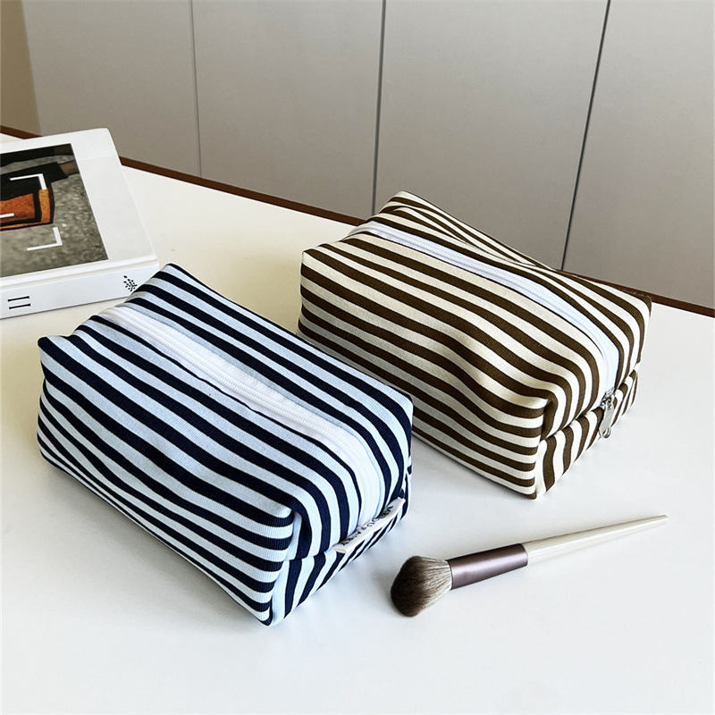 1 Piece Simple Casual Strip Polyester Women's Makeup Bags h5Picture2