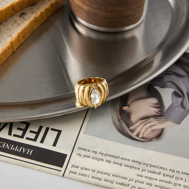 1 pezzo di anelli di lusso in acciaio inossidabile color oro h5 Immagine5