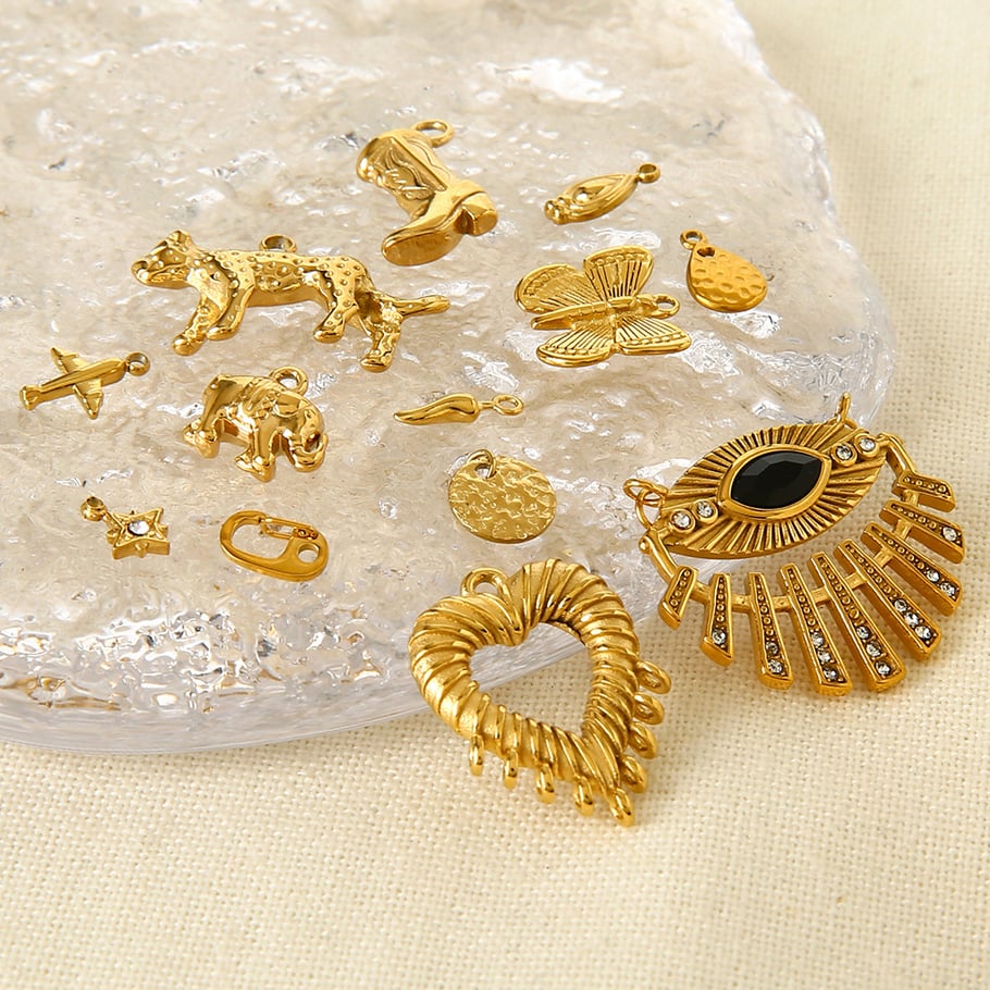 1 Piece Retro Devil's Eye Heart Animal Stainless Steel  Gold Color Women's Pendants Picture2