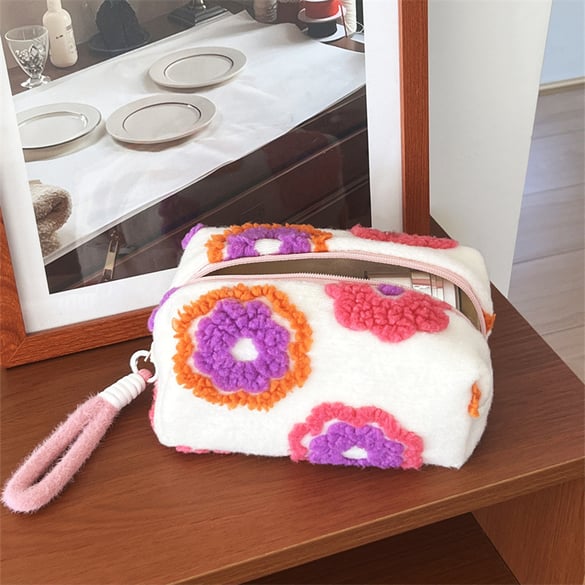 1 Piece Romantic Series Cute Flower Plush Women's Makeup Bags 2