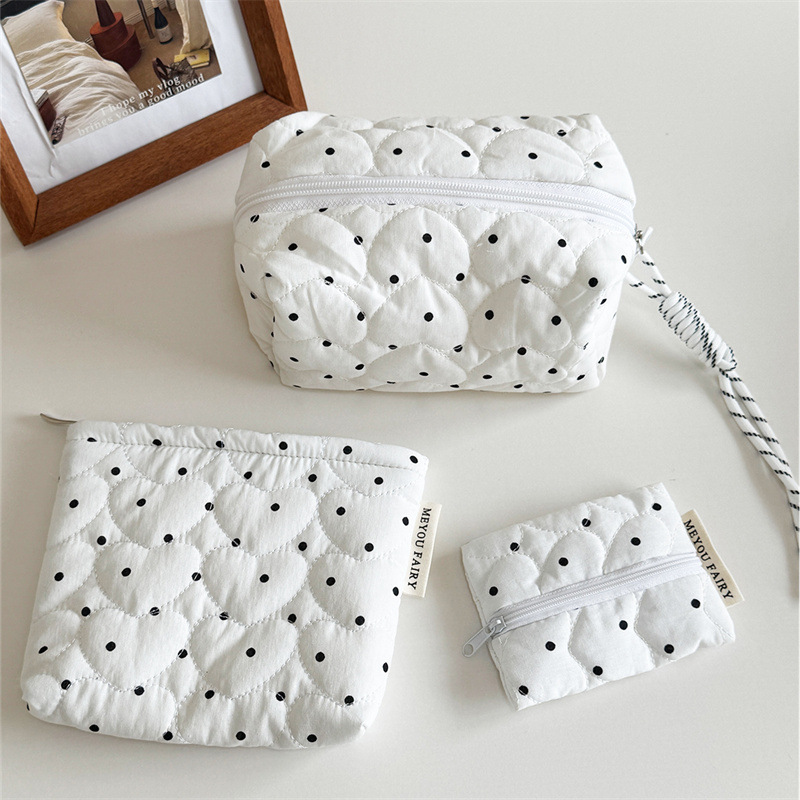 1 pezzo di borsa per il trucco da donna con graziosi pois della serie Simple Immagine2
