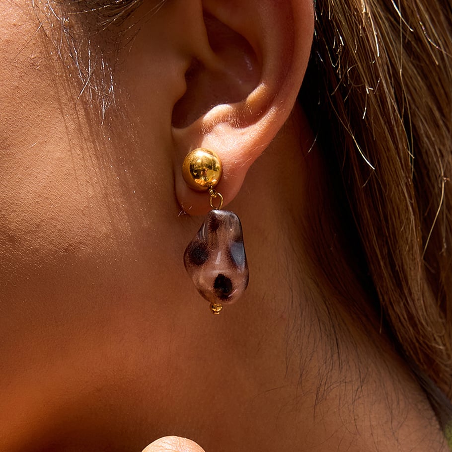 1 paio di orecchini pendenti da donna in acciaio inossidabile color oro con stampa leopardata Immagine4
