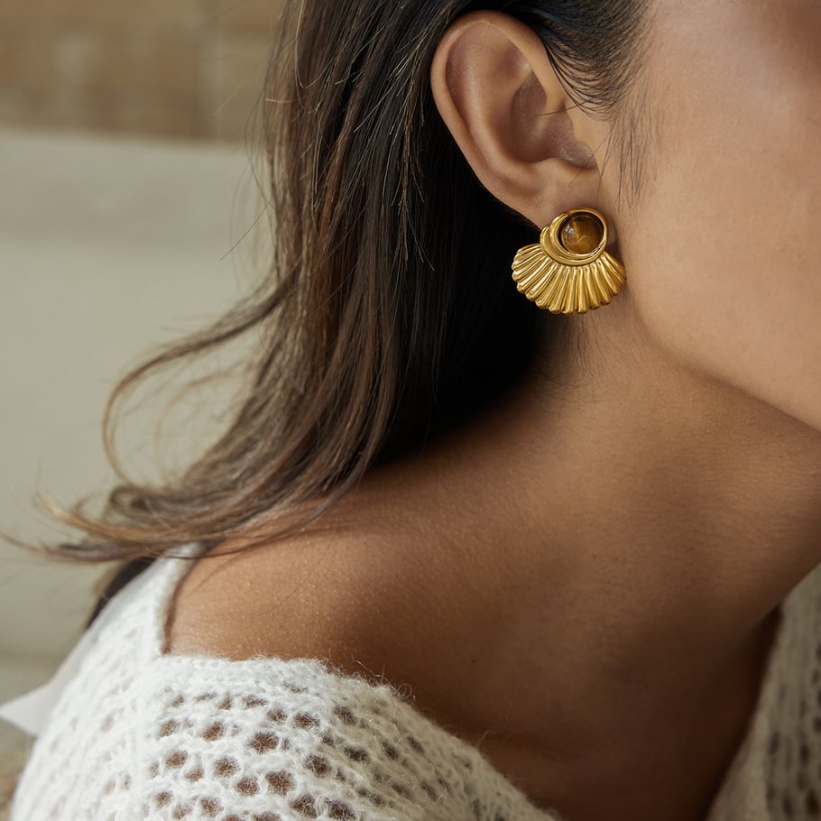 1 par de pendientes de botón de acero inoxidable con forma retro y piedra natural color dorado para mujer Imagen3