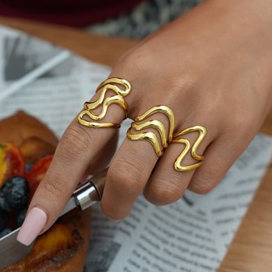 1 pezzo semplice anello da donna in acciaio inossidabile color oro dalla forma irregolare, adatto a tutti i giorni h5 Immagine5