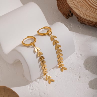 1 paio di orecchini pendenti casual in acciaio inossidabile color oro con nappe e foglie h5 Immagine3