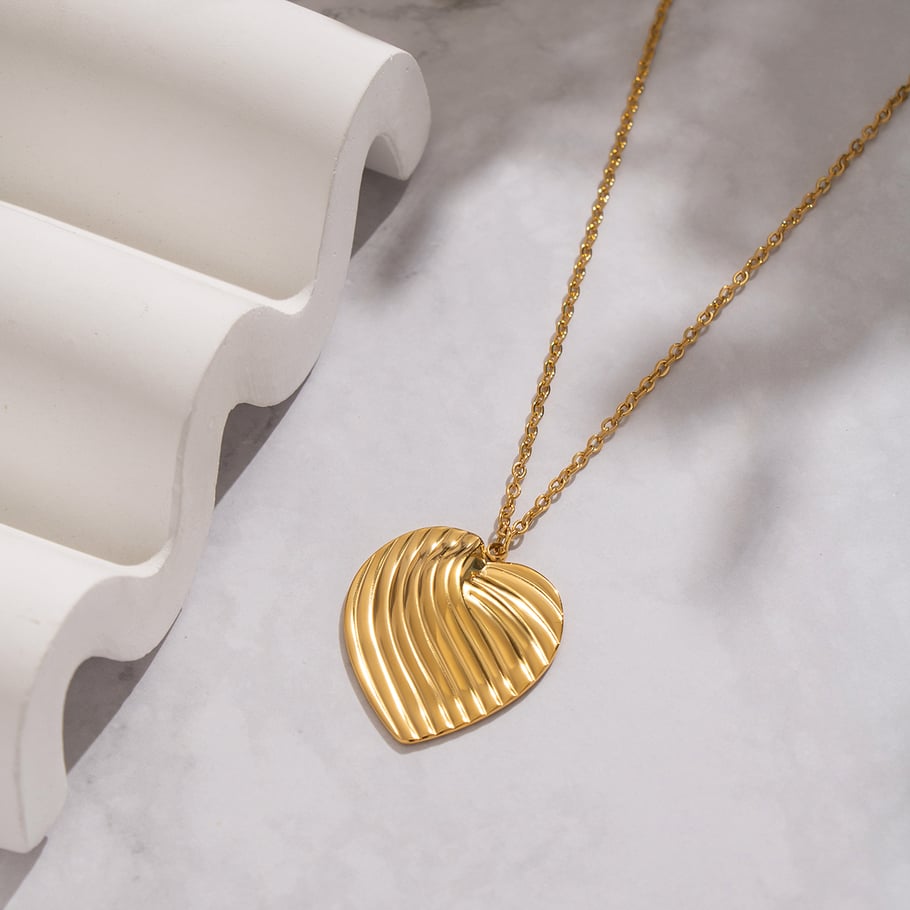 Collana con ciondolo a forma di cuore romantico in acciaio inossidabile color oro da 1 pezzo Immagine4
