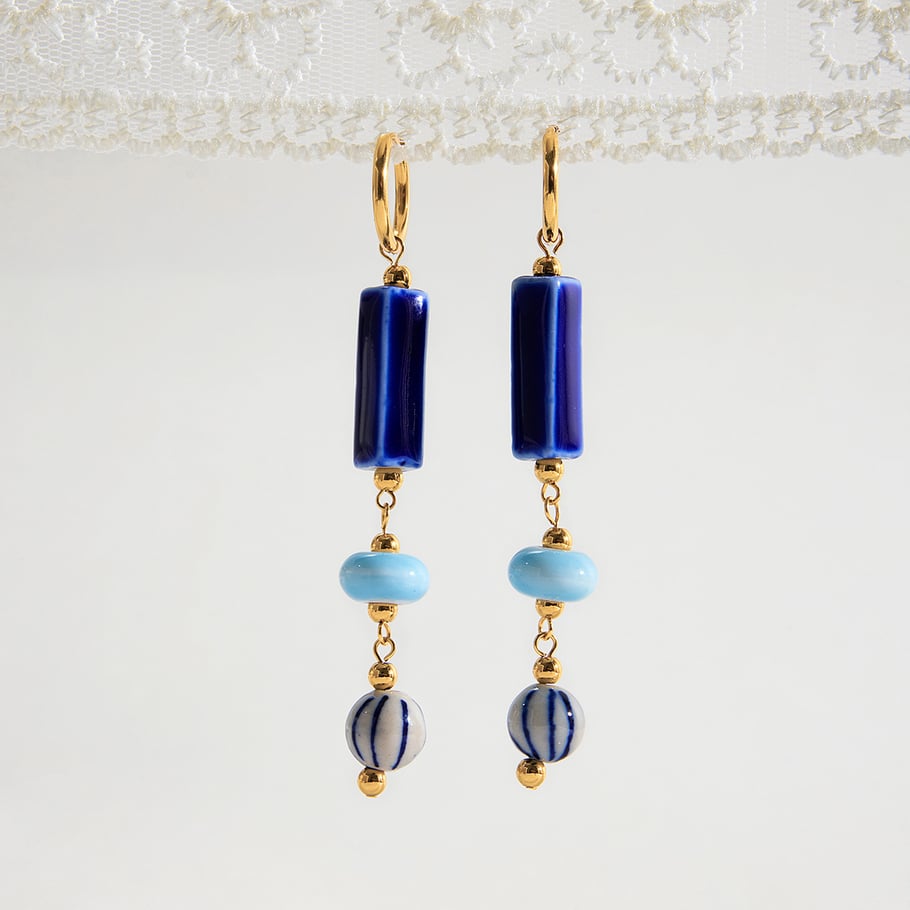 1 par de pendientes colgantes de acero inoxidable dorados y cerámica azul hechos a mano para mujer h5Imagen6