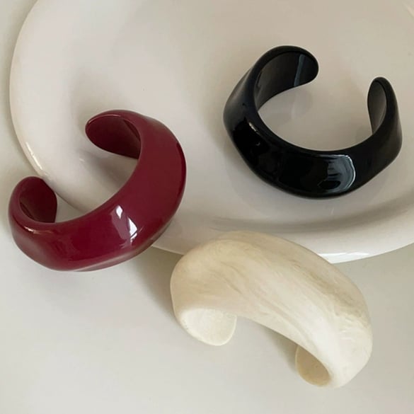1 Stück Retro-Manschettenarmband aus Kunstharz mit unregelmäßiger Form 2