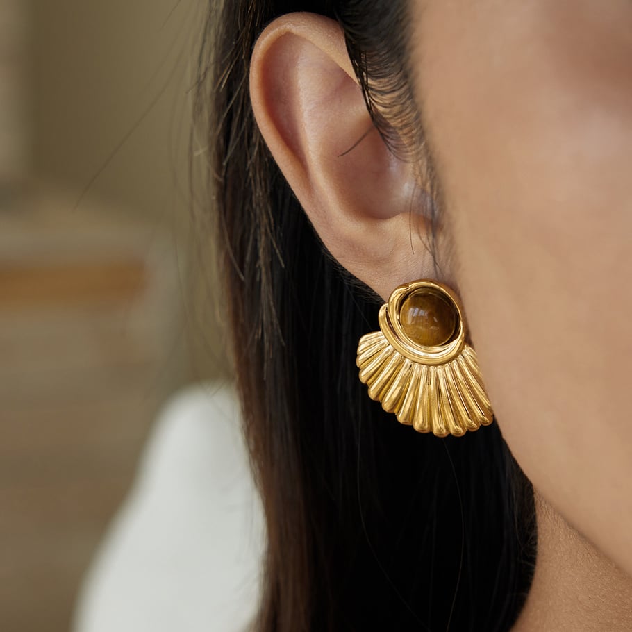 1 par de pendientes de botón de acero inoxidable con forma retro y piedra natural color dorado para mujer Imagen4