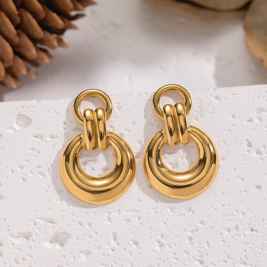 1 paio di orecchini a bottone in acciaio inossidabile color oro Immagine3