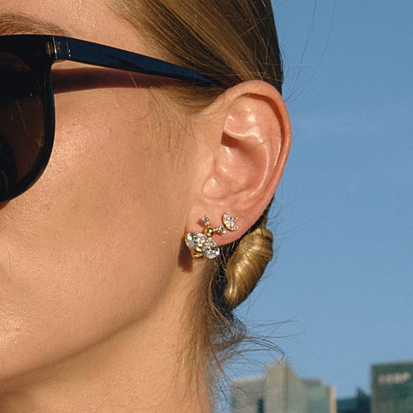 1 paire de boucles d&#39;oreilles à tige luxueuses en acier inoxydable couleur or pour femme, motif abeille et zircon 2