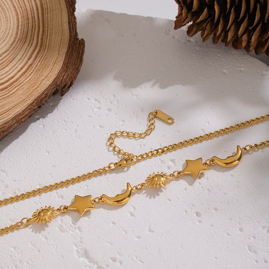 Collana con ciondolo retrò in acciaio inossidabile color oro con sole, stella e luna, 1 pezzo Immagine3