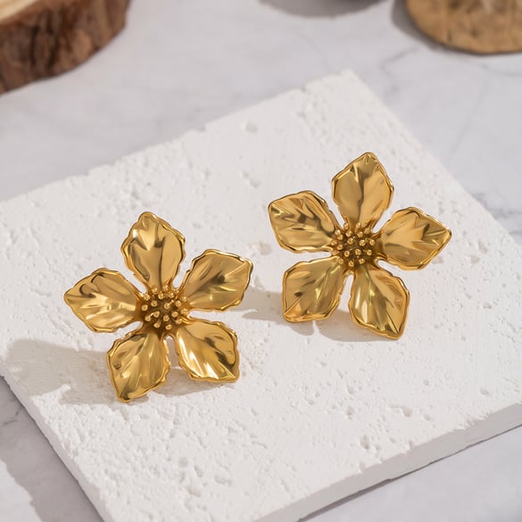 1 paire de boucles d&#39;oreilles à tige en acier inoxydable couleur or avec fleur