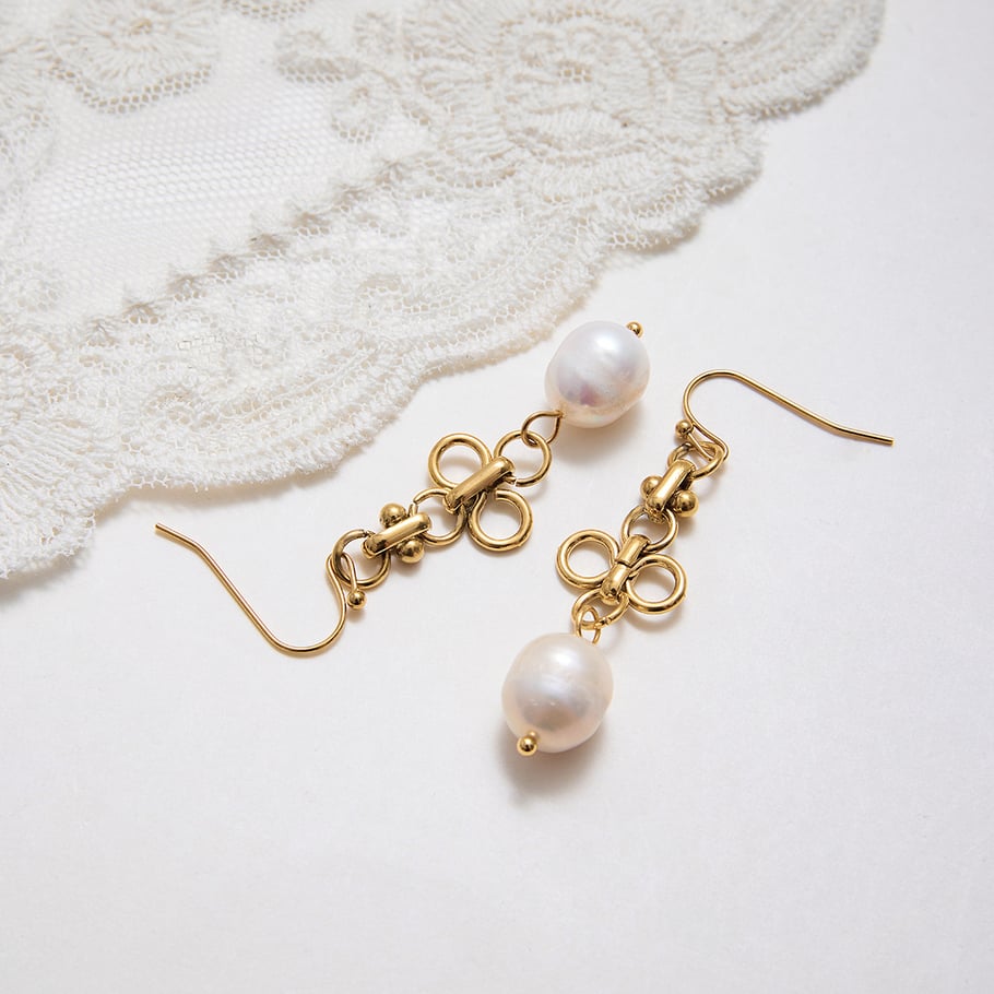 1 paio di eleganti orecchini pendenti da donna in acciaio inossidabile color oro con perle Immagine7