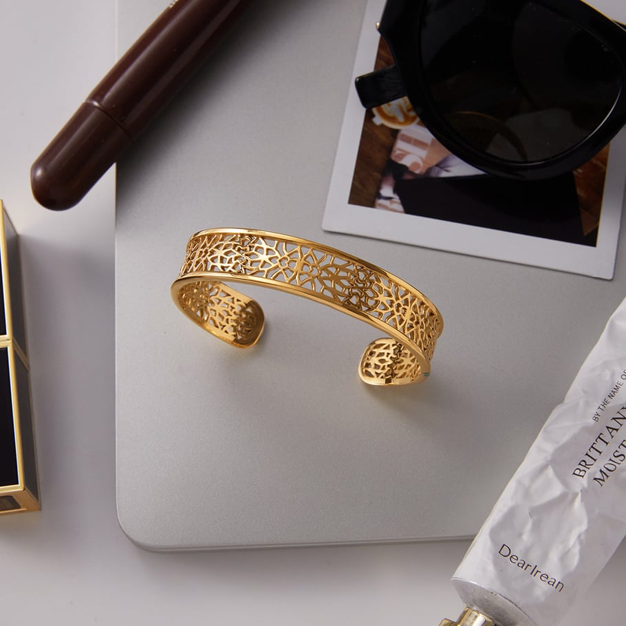 1 pezzo di braccialetti da donna in acciaio inossidabile color oro con intricati dettagli scavati Immagine4