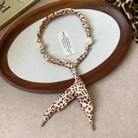 Collier - couleur café 