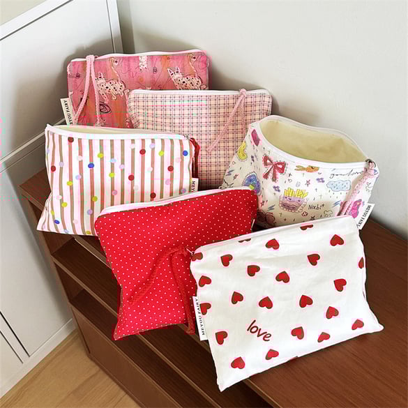 1 Piece  Cute Heart Animal Polka Dots  Women's Makeup Bags 2