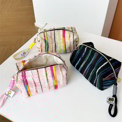 1 bolsa de maquillaje para mujer con diseño de rayas de arcoíris y bloques de color h5 Imagen3
