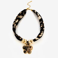 Collier de fleurs 