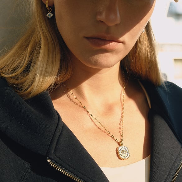 1 Piece Sophisticated Devil's Eye Stainless Steel Gold Color Women's Pendant Necklaces