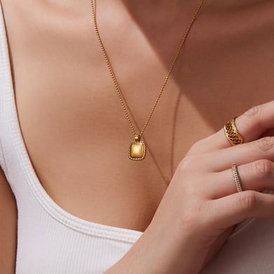 1 pieza elegante collar con colgante de mariposa de acero inoxidable color dorado para mujer h5 Imagen3