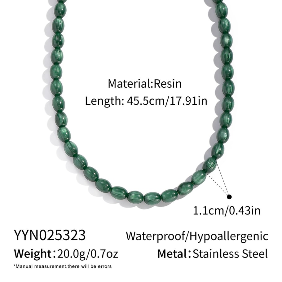 Set di collana con ciondolo a conchiglia con perline in resina di forma irregolare 