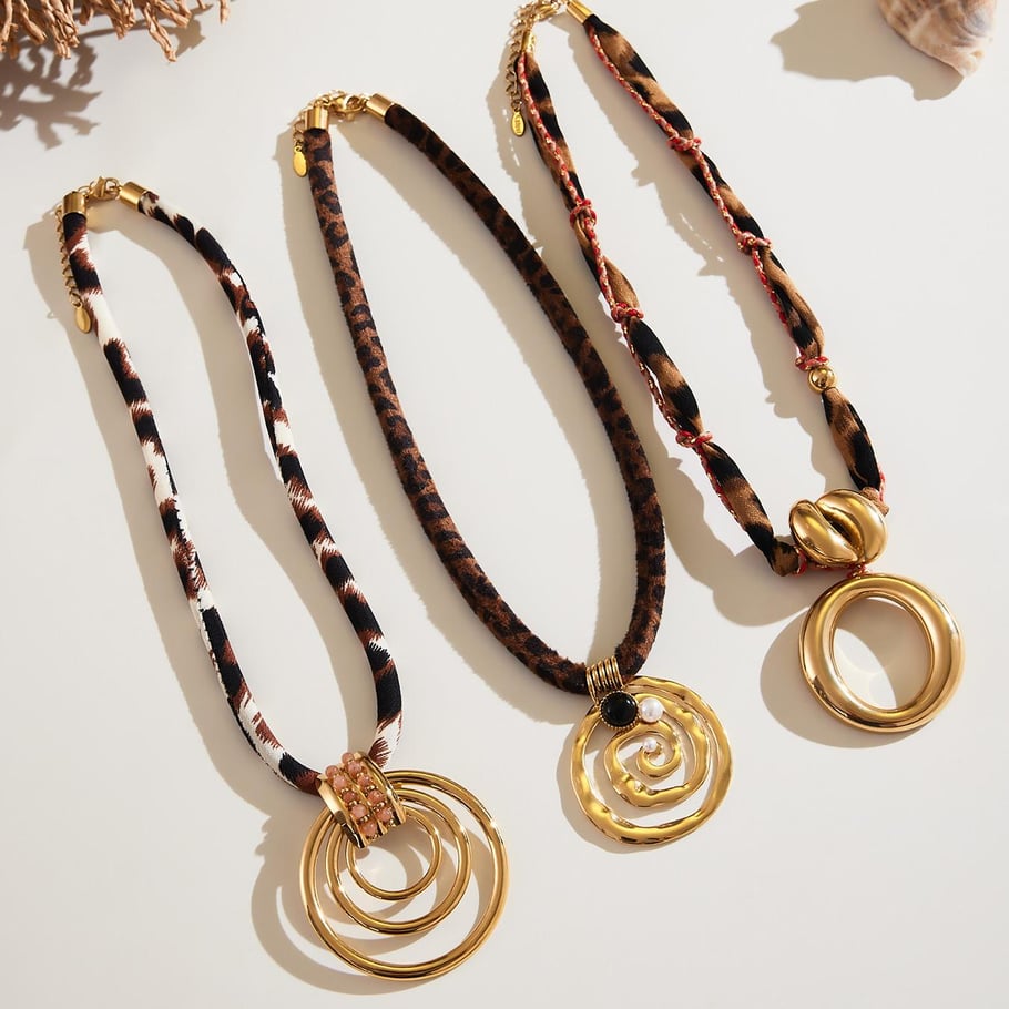 1 collar con colgante de acero inoxidable dorado con hilo retro para mujer h5Imagen3