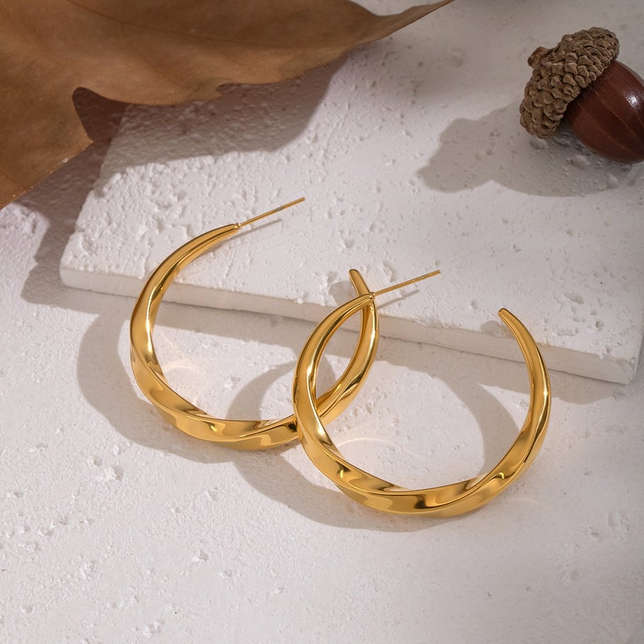 1 par de pendientes de aro de acero inoxidable con forma circular y color dorado. h5Imagen3