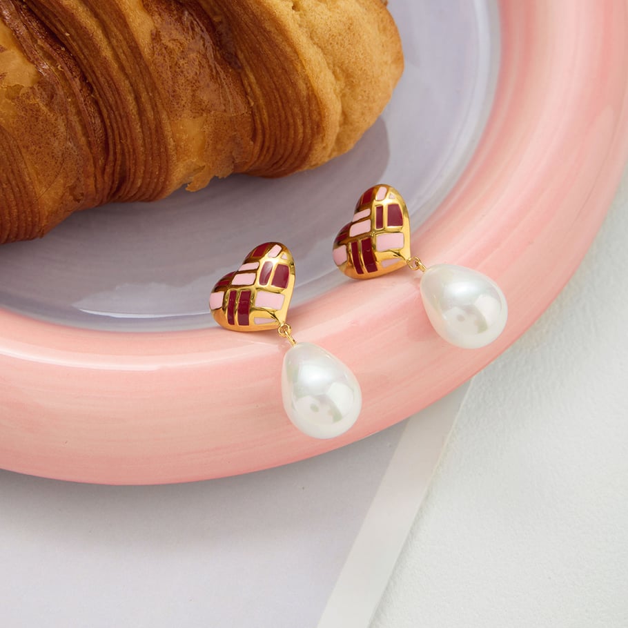 1 paio di orecchini pendenti da donna in acciaio inossidabile color oro con cuore romantico Immagine5