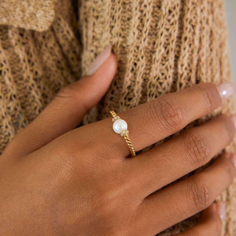 1 Stück einfache, kreisförmige, minimalistische Ringe aus Edelstahl in Goldfarbe h5Bild4