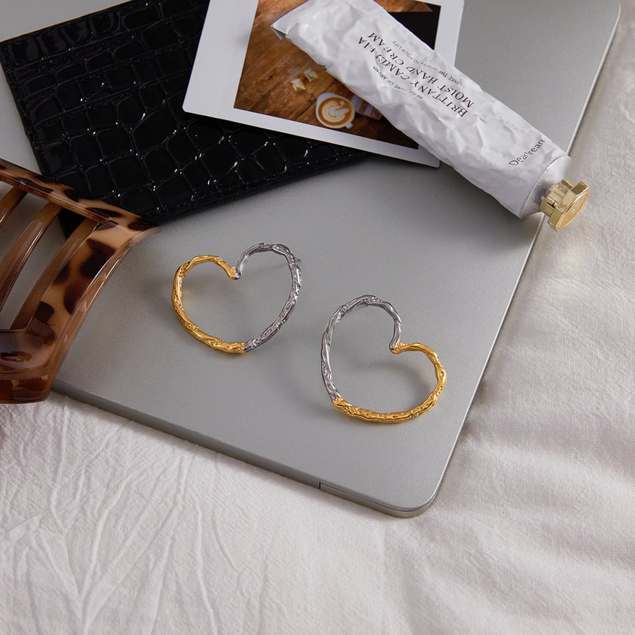 1 Paar Gold- und Silberfarbene Herz-Ohrstecker aus Edelstahl für Damen h5Bild4