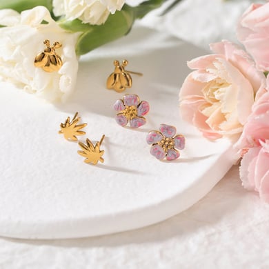 1 set di orecchini da donna in acciaio inossidabile color oro con fiore romantico h5 Immagine4