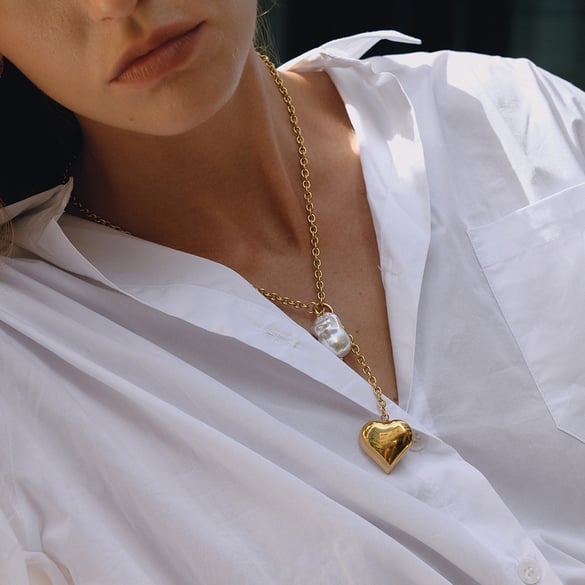 1 Piece Gorgeous Heart Stainless Steel Gold Color Women's Pendant Necklaces 2