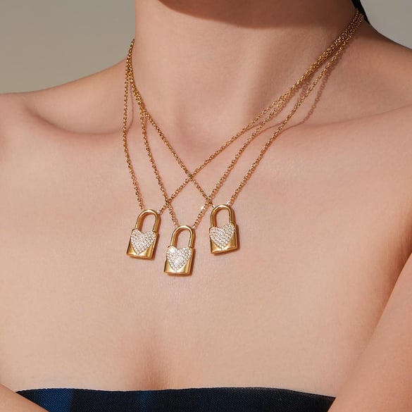 Collana con ciondolo da donna in acciaio inossidabile color oro con zirconi scintillanti, 1 pezzo 2