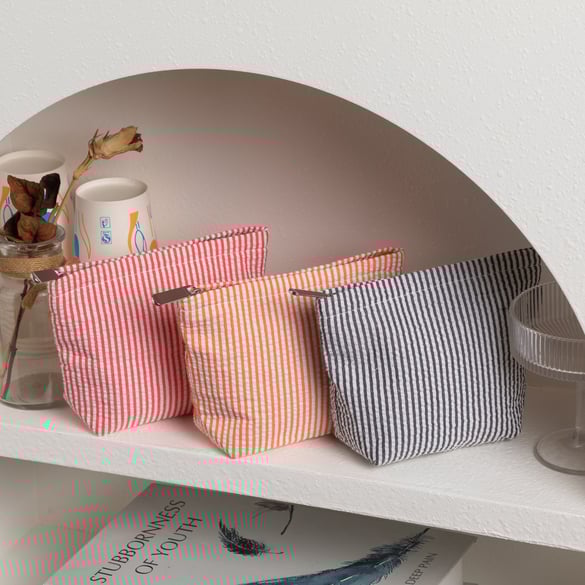 1 Piece Casual Strip Makeup Bag