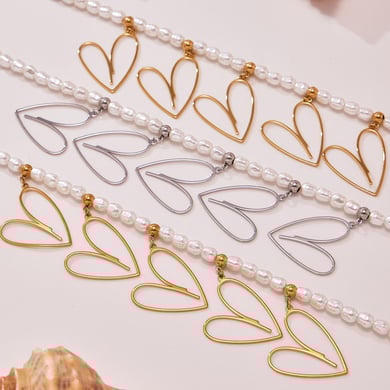 Collier élégant avec pendentif en forme de cœur creux en acier inoxydable couleur or pour femme h5 Image4