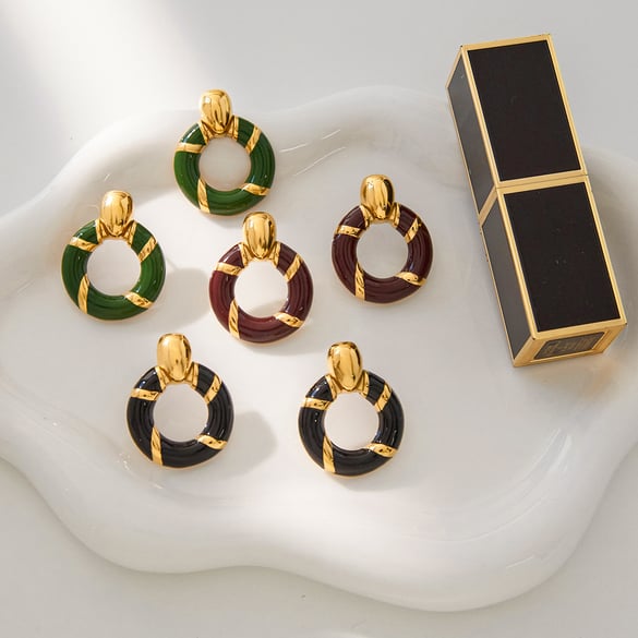 1 par de pendientes vintage de acero inoxidable con forma circular y color dorado para mujer 2