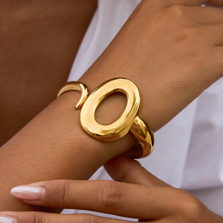 1 Stück klassischer Kreis-Armreif aus Edelstahl in Goldfarbe für Damen h5Bild3